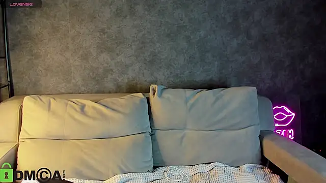 Snapshot of Casey_Sweeet chatting on 10-17-25, 05:04 Casey Sweeet online show from 10-17-25, 05:04