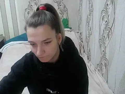 AlissaClark online show from 10-27-25, 08:57