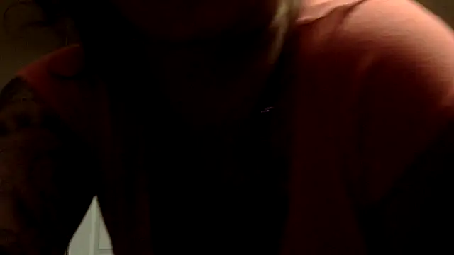 Snapshot of Flossee chatting on 11-30-25, 05:44 Flossee online show from 11-30-25, 05:44