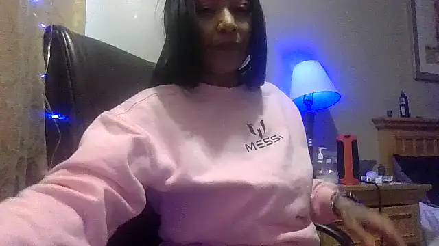 Snapshot of Flossee chatting on 03-02-26, 08:37 Flossee online show from 03-02-26, 08:37