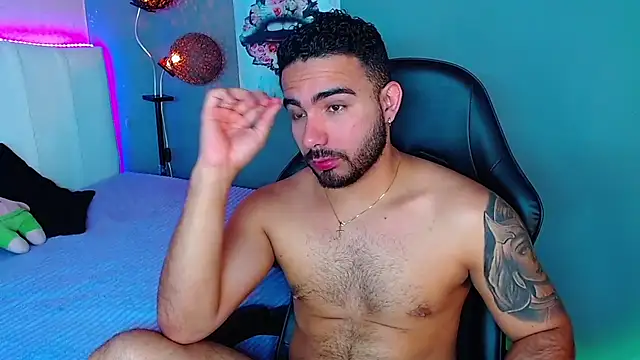 Snapshot of adamhairy chatting on 07-06-26, 07:49 adamhairy online show from 07-06-26, 07:49