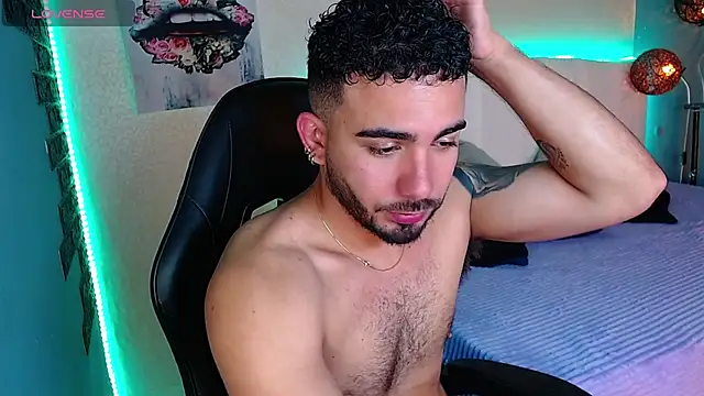 Snapshot of adamhairy chatting on 07-25-26, 07:55 adamhairy online show from 07-25-26, 07:55