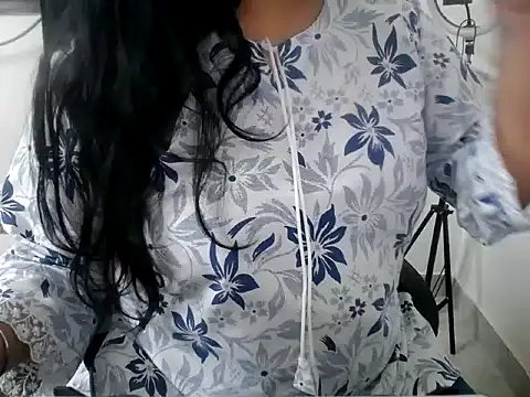 Snapshot of Roshi_Love chatting on 05-30-26, 07:55 Roshi Love online show from 05-30-26, 07:55
