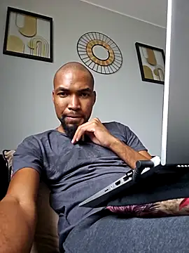 Snapshot of mojaymort chatting on 10-20-25, 08:15 mojaymort online show from 10-20-25, 08:15