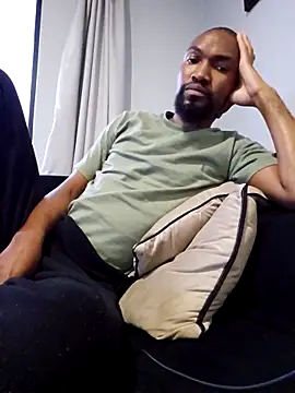 Snapshot of mojaymort chatting on 11-18-25, 04:44 mojaymort online show from 11-18-25, 04:44