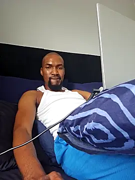 Snapshot of mojaymort chatting on 12-17-25, 12:44 mojaymort online show from 12-17-25, 12:44