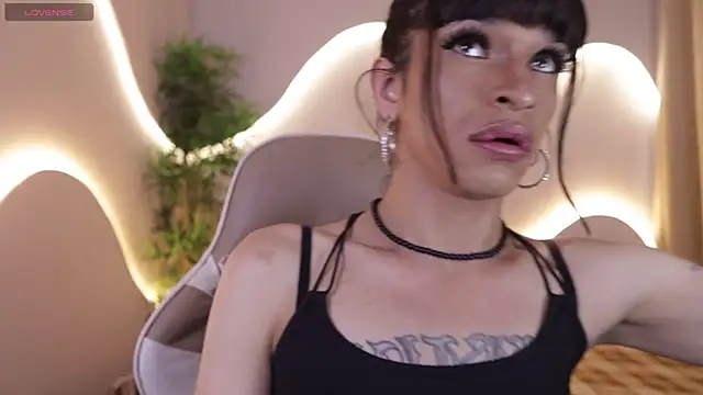 Snapshot of Alanakimura_ chatting on 12-20-25, 09:00 Alanakimura online show from 12-20-25, 09:00