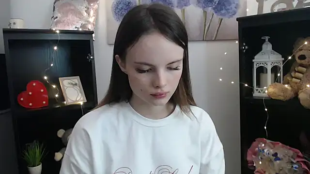 Snapshot of Ariella_ari chatting on 09-24-25, 12:30 Ariella ari online show from 09-24-25, 12:30