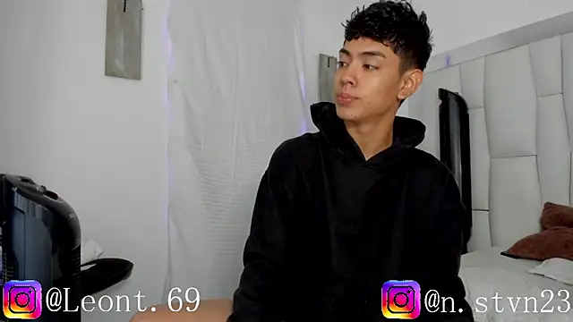 LoganTwink18 online show from 04-25-26, 01:36