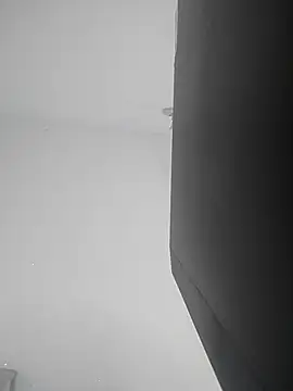 Snapshot of Valenn_fernandez chatting on 04-01-26, 02:14 Valenn fernandez online show from 04-01-26, 02:14