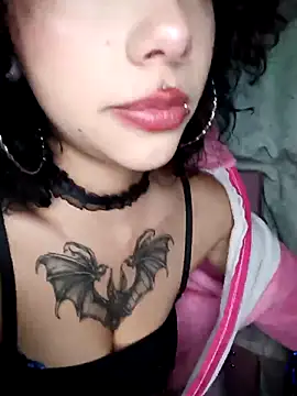 Snapshot of U-Upaaita chatting on 02-09-26, 03:32 U-Upaaita online show from 02-09-26, 03:32