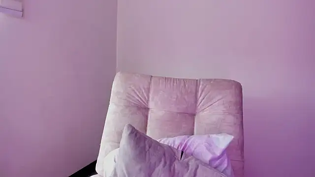 Arianna Jannes online show from 10-19-25, 05:24