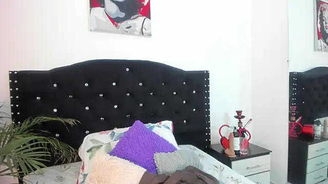 Snapshot of abby_jones2 chatting on 06-27-26, 03:11 abby jones2 online show from 06-27-26, 03:11