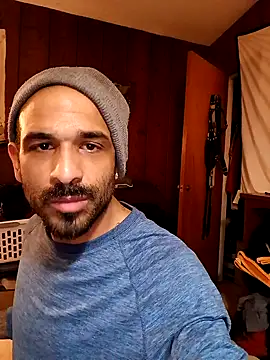 Snapshot of BEBE5757 chatting on 11-08-25, 10:04 BEBE5757 online show from 11-08-25, 10:04