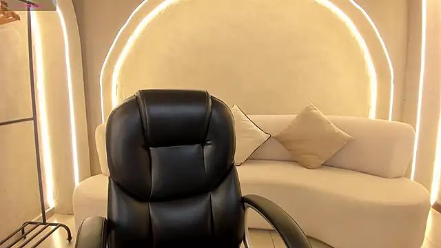 AmbarJames  online show from 11-10-25, 12:04