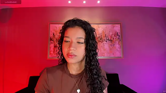 Snapshot of SophieHouston_ chatting on 09-16-25, 04:24 SophieHouston online show from 09-16-25, 04:24
