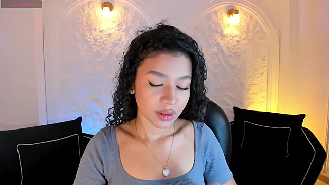 Snapshot of SophieHouston_ chatting on 09-25-25, 02:48 SophieHouston online show from 09-25-25, 02:48