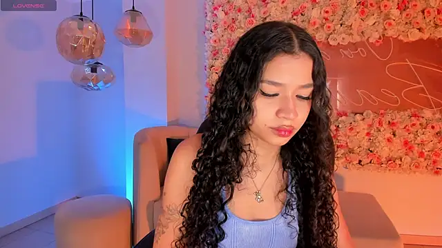 Snapshot of SophieHouston_ chatting on 10-03-25, 04:31 SophieHouston online show from 10-03-25, 04:31
