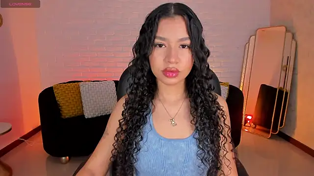 Snapshot of SophieHouston_ chatting on 10-20-25, 06:03 SophieHouston online show from 10-20-25, 06:03