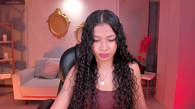 Snapshot of SophieHouston_ chatting on 11-12-25, 04:24 SophieHouston online show from 11-12-25, 04:24