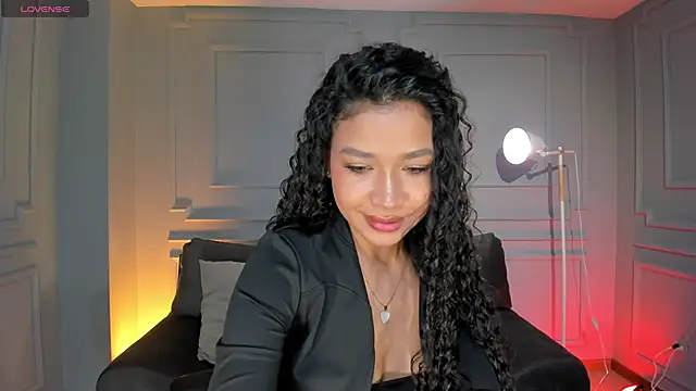 Snapshot of SophieHouston_ chatting on 11-14-25, 04:00 SophieHouston online show from 11-14-25, 04:00