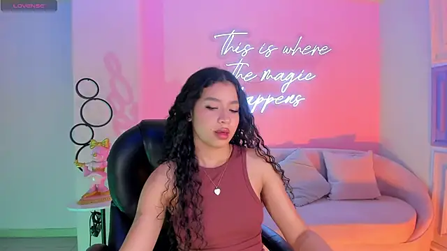 Snapshot of SophieHouston_ chatting on 11-22-25, 03:49 SophieHouston online show from 11-22-25, 03:49