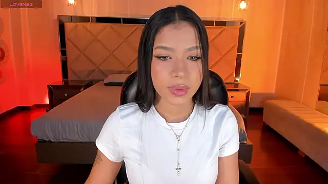 Snapshot of SophieHouston_ chatting on 03-07-26, 03:14 SophieHouston online show from 03-07-26, 03:14