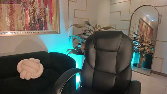 Snapshot of MilaLawrence chatting on 02-26-26, 12:15 MilaLawrence online show from 02-26-26, 12:15