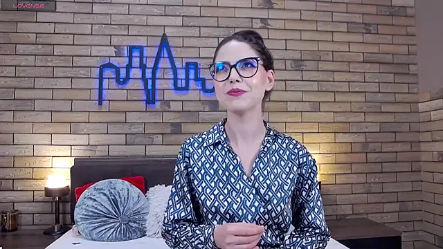 KaylaLewys online show from 09-08-25, 05:34