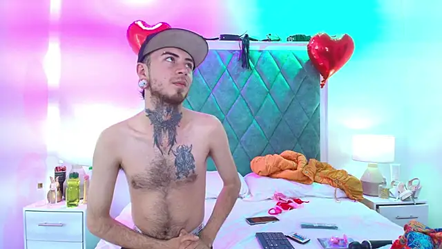 Snapshot of Asha_zuri_and_adam chatting on 10-08-25, 12:36 Asha zuri and adam online show from 10-08-25, 12:36