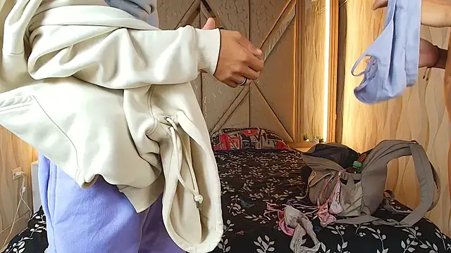 Hotcouple 222 online show from 04-17-26, 01:25