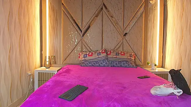 Hotcouple 222 online show from 04-19-26, 01:21