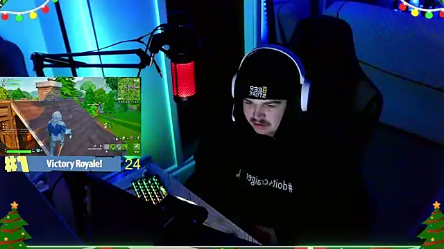 Snapshot of Bigboyballen chatting on 12-15-25, 12:15 Bigboyballen online show from 12-15-25, 12:15