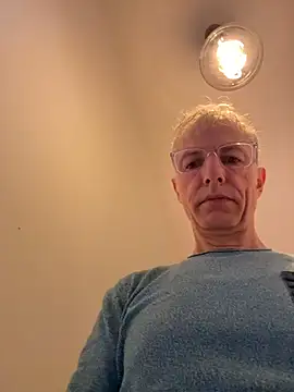 SexyLeon8 online show from 11-17-25, 08:20