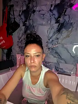 littleladyshelly online show from 05-06-26, 06:57