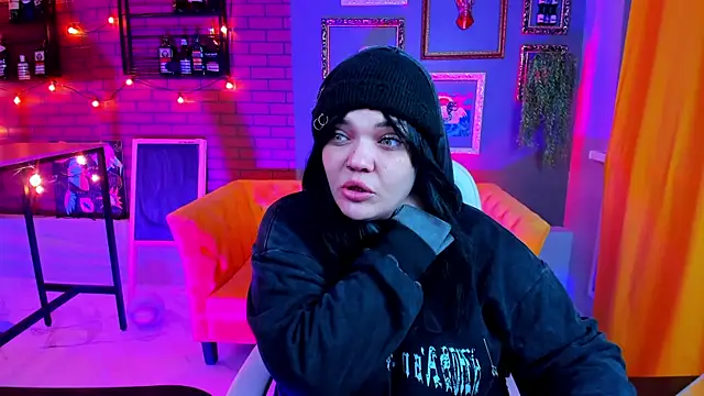 Snapshot of MaryHarrys chatting on 11-06-25, 10:54 MaryHarrys online show from 11-06-25, 10:54