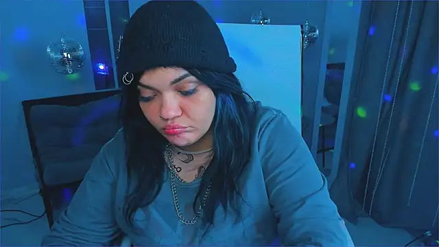 Snapshot of MaryHarrys chatting on 11-13-25, 11:25 MaryHarrys online show from 11-13-25, 11:25