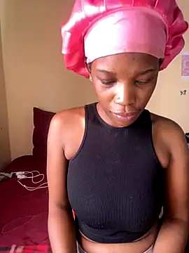 Snapshot of Caramel_Mellow chatting on 10-14-25, 12:50 Caramel Mellow online show from 10-14-25, 12:50