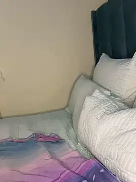 Snapshot of Caramel_Mellow chatting on 11-27-25, 08:38 Caramel Mellow online show from 11-27-25, 08:38