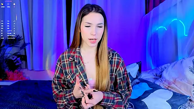 Snapshot of -CindyLou chatting on 11-20-25, 05:29 -CindyLou online show from 11-20-25, 05:29