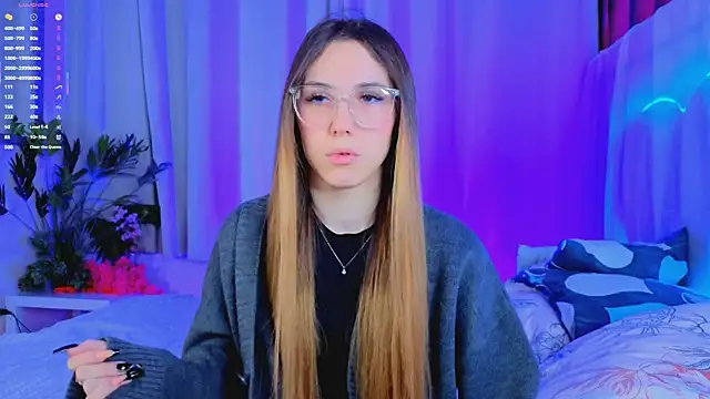 Snapshot of -CindyLou chatting on 11-29-25, 05:21 -CindyLou online show from 11-29-25, 05:21