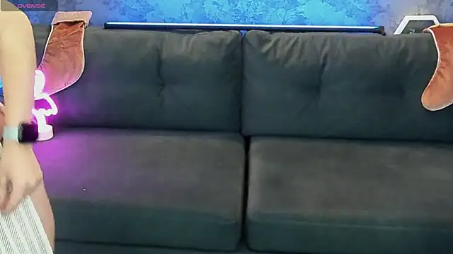 Snapshot of LiviaShy chatting on 01-06-26, 08:01 LiviaShy online show from 01-06-26, 08:01