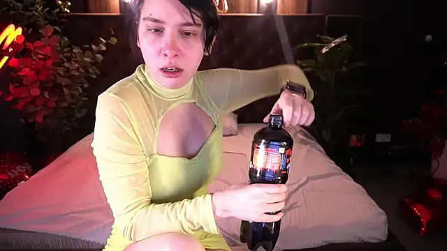 Snapshot of LiviaShy chatting on 02-17-26, 08:15 LiviaShy online show from 02-17-26, 08:15