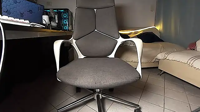 Snapshot of DiositoHerus chatting on 02-17-26, 02:08 DiositoHerus online show from 02-17-26, 02:08