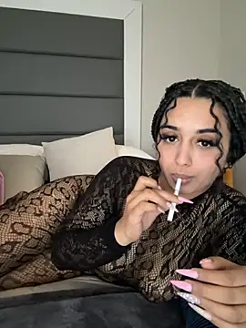 LilMisIndianx online show from 12-23-25, 09:18