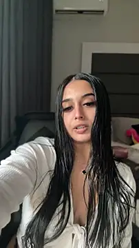 LilMisIndianx online show from 04-22-26, 12:18
