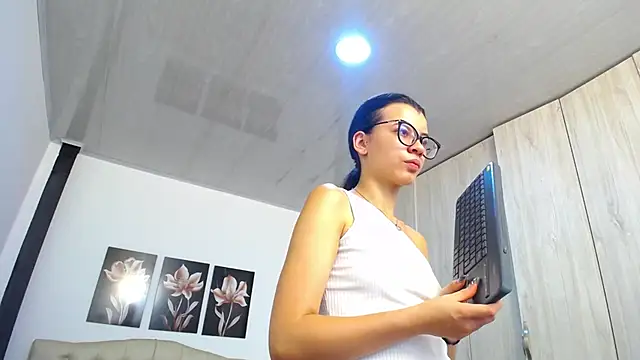 pinky f00x online show from 03-03-26, 07:20