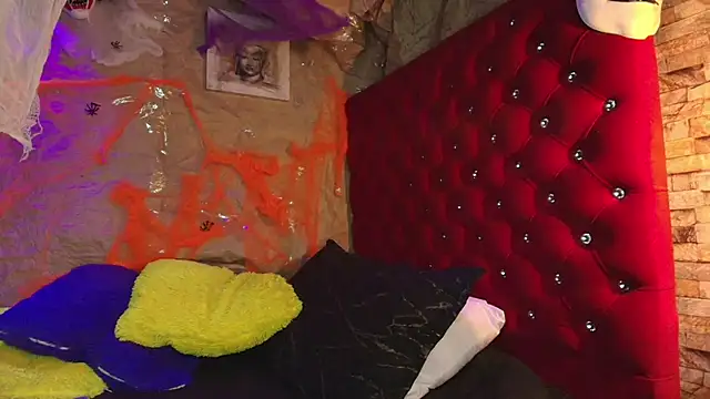 Victoria Thompson1 online show from 11-05-25, 08:20