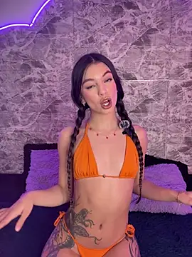 Snapshot of MaryAnneeXOO chatting on 11-24-25, 06:18 MaryAnneeXOO online show from 11-24-25, 06:18