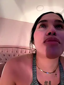 Bella  Wood online show from 11-13-25, 07:57